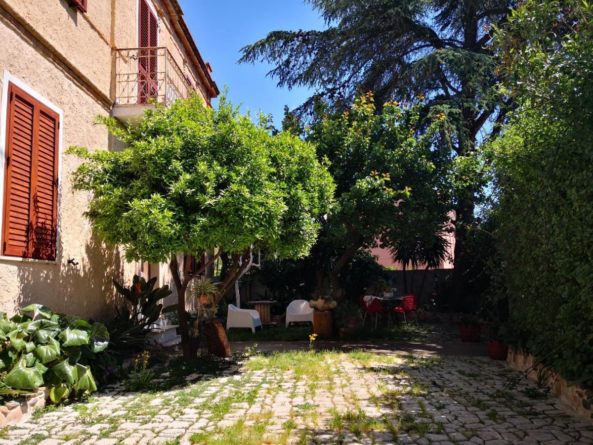 Bed and Breakfast Zia Chiarina San Nicolo Gerrei Exteriér fotografie